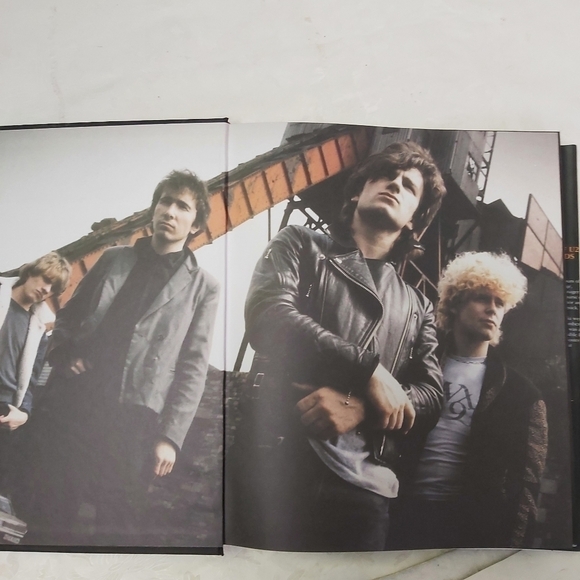 U2 BY‎ u2 Book - Picture 4 of 5